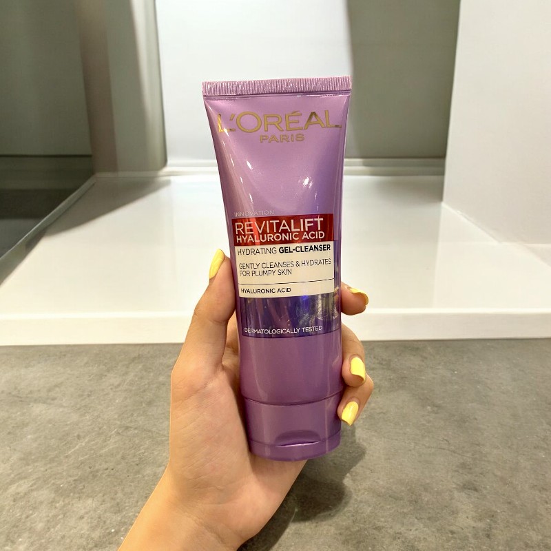 25389_srm-loreal-phu-photoroom_20241007155729-6.jpg Sữa Rửa Mặt Loreal Paris Cấp Ẩm Da Revitalift Hyaluronic Acid 100ml - 8994993016013