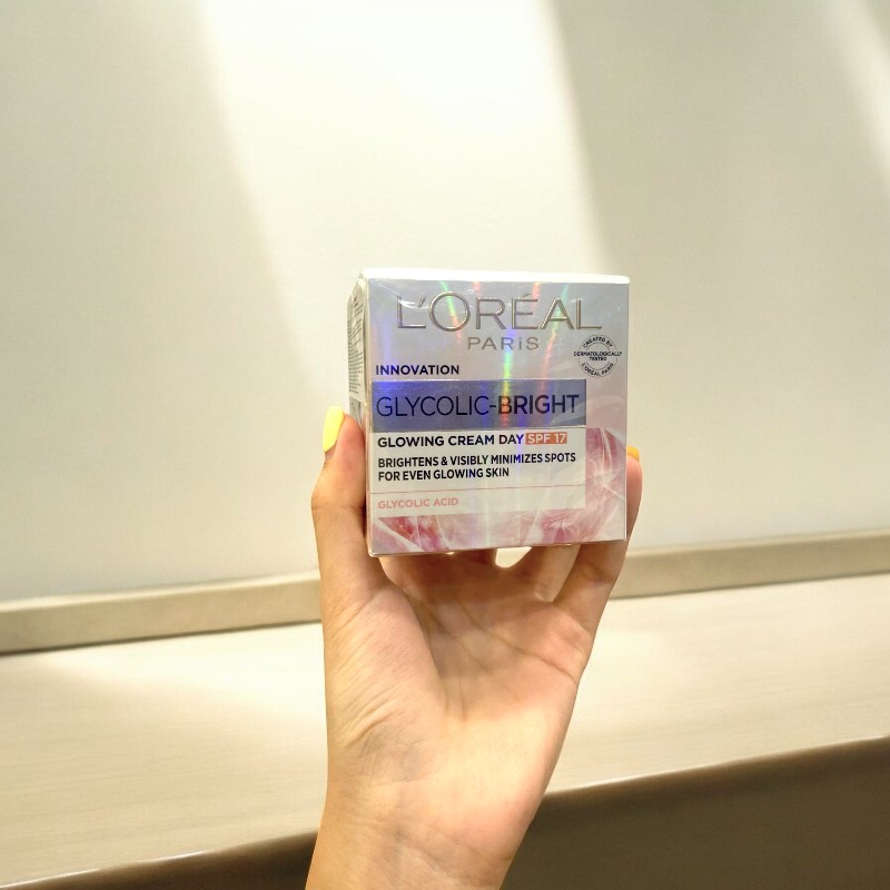 25391_z5905766814807-6c5d2d28c459611185fe77b72ef29c94-photoroom_20241007174931-9.jpg Kem Dưỡng Trắng Da Loreal Paris Ban Ngày Glycolic-Bright Glowing Cream Day SPF 17 50ml - 8994993016525