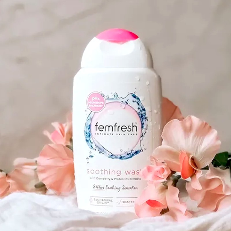 25536_645_20241029115651-3.jpg Dung Dịch Vệ Sinh Phụ Nữ Femfresh Soothing Wash Màu Hồng - Dành Cho Da Nhạy Cảm 250ml - 5010724525951