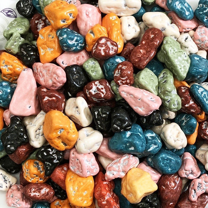 Nguồn sỉ hộp Kẹo Sỏi Đá Socola Bát Giác 300G Hộp Quà Tết 2026 Nguồn sỉ hộp Kẹo Sỏi Đá Socola Bát Giác 300G Hộp Quà Tết 2026