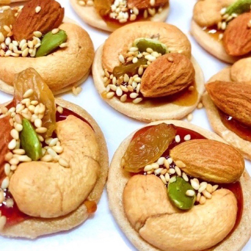 25708_07cdc966513d2d3fe71f19d870c3eaea_20241111153046-2.jpg Hộp Bánh Đồng Tiền Việt Quất Hộp Ovan 350G Hộp Quà Tết 2026 - BDTVQHO350