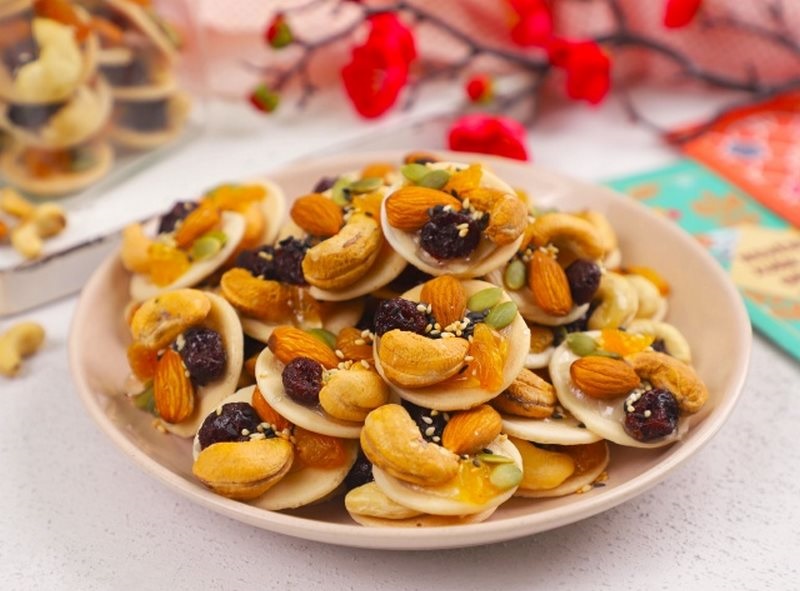 25708_banh-dong-tien-mix-hat-2_20241111153046-2.jpg Hộp Bánh Đồng Tiền Việt Quất Hộp Ovan 350G Hộp Quà Tết 2026 - BDTVQHO350