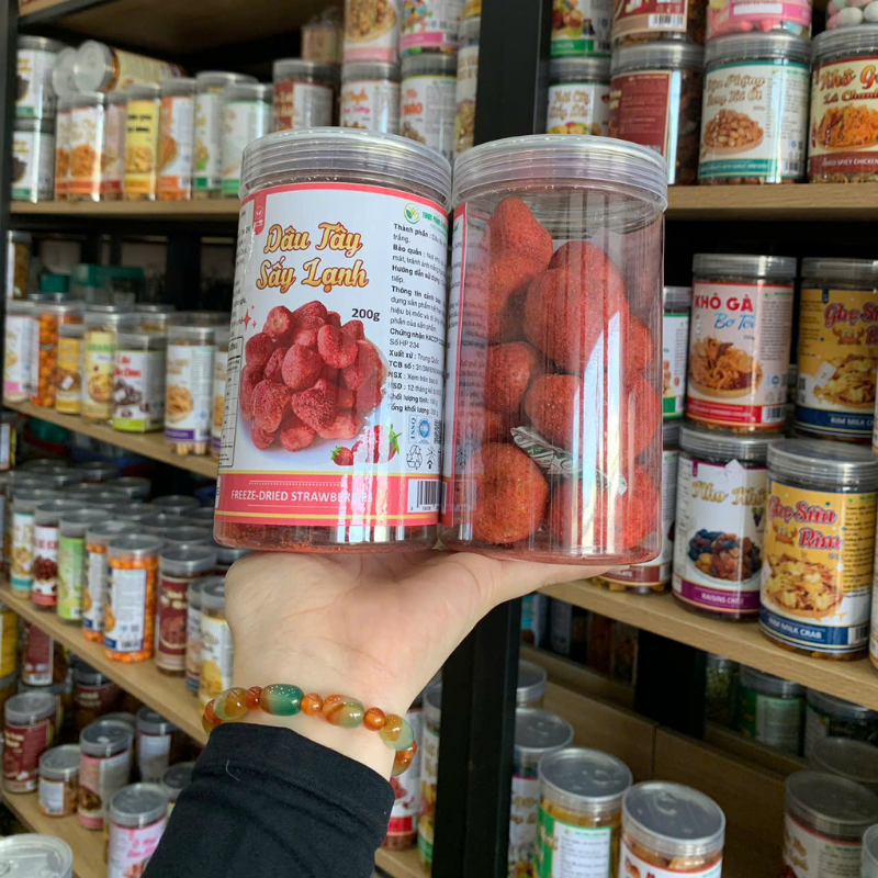 25837_116_20251203171653-1.png Dâu Tây Sấy Thăng Hoa Thơm Ngon 200g hộp - 8936208936877