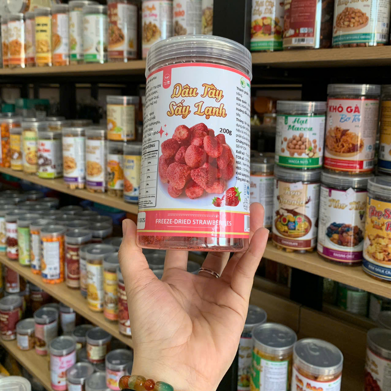25837_117_20251203171654-1.png Dâu Tây Sấy Thăng Hoa Thơm Ngon 200g hộp - 8936208936877