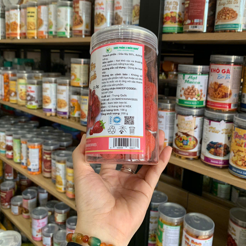 25837_118_20251203171655-1.png Dâu Tây Sấy Thăng Hoa Thơm Ngon 200g hộp - 8936208936877