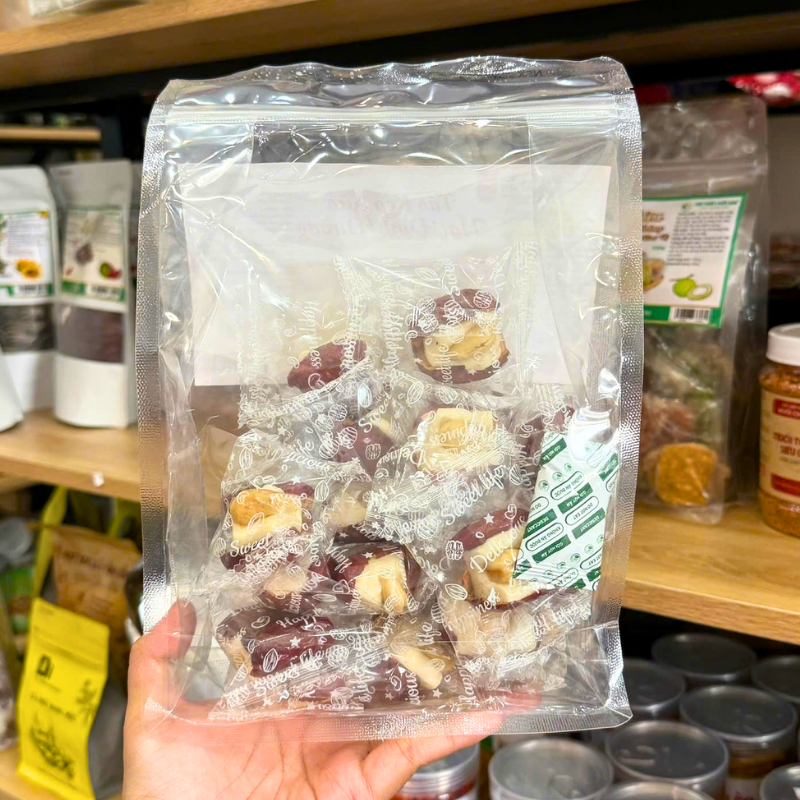 25878_57_20251204175120.png Táo Đỏ Kẹp Hạt Điều Túi Zip 300g - TDKHDTZ300