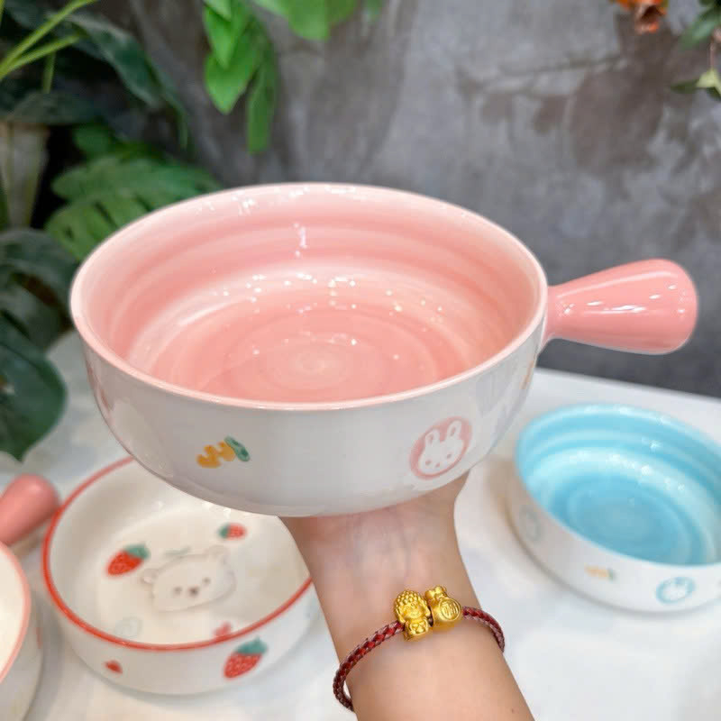 25948_z6219563824940-a8d47526c183cd8a29f4c65b61595de6_20250115144602-2.jpg Bát Sứ Tròn Họa Tiết Hoạt Hình Có Tay Cầm Size 16cm - BSTHTTC