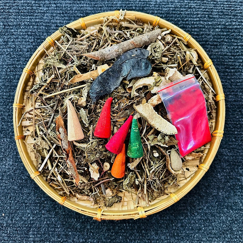 26015_z6238519118077-d255722b6162119aeec57aefb6306776_20250120160641-2.jpg Gói Xông Nhà Giúp Chiêu Tài Lộc Đại Phát - GXN01