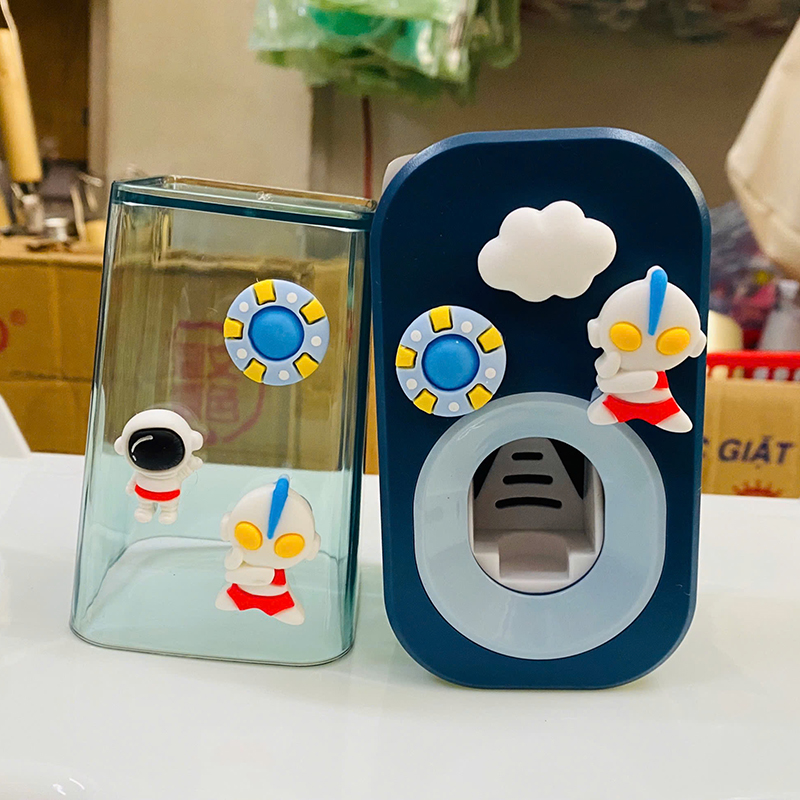 Bộ Nhả Kem Đánh Răng Treo Tường Cao Cấp Kêm Cốc - Dành Cho Bé Bộ Nhả Kem Đánh Răng Treo Tường Cao Cấp Kêm Cốc - Dành Cho Bé