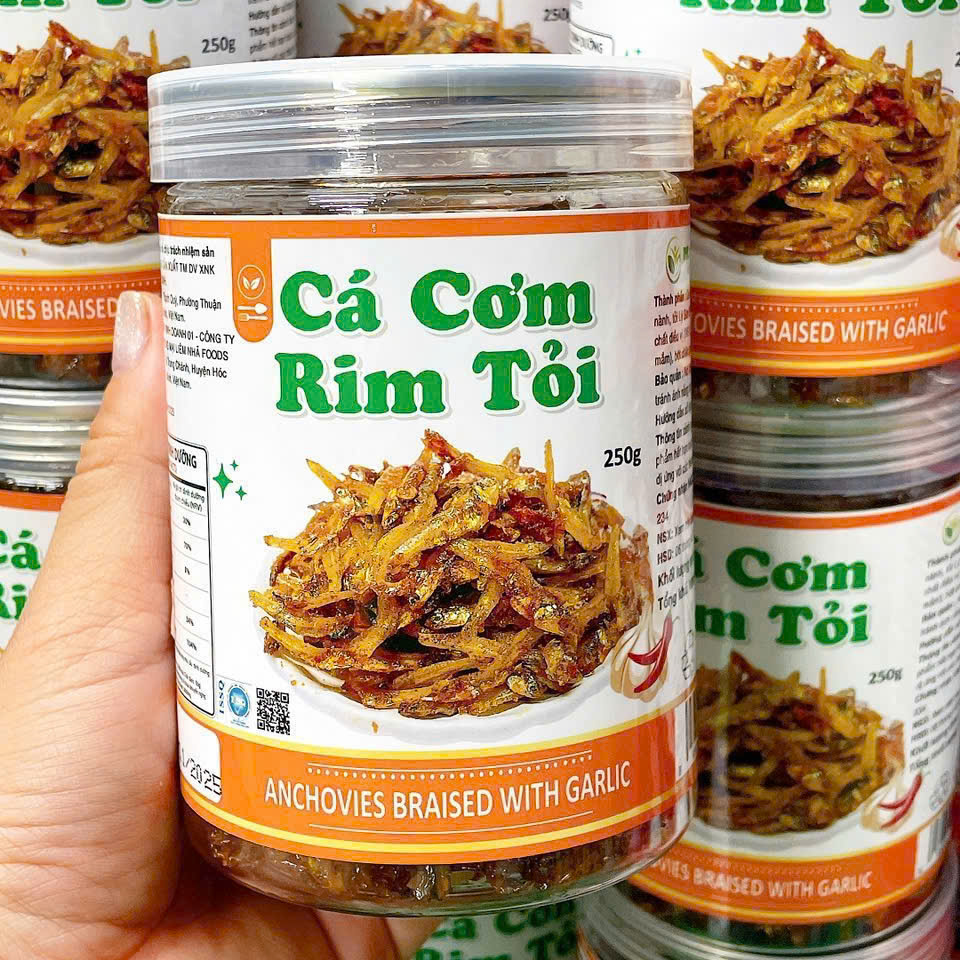 26229_z7198038399369-e8071c75c325e80132f4c55598df4c58_20251110173908.png Cá Cơm Rim Tỏi Thơm Ngon 250g Hộp - CCRT250G