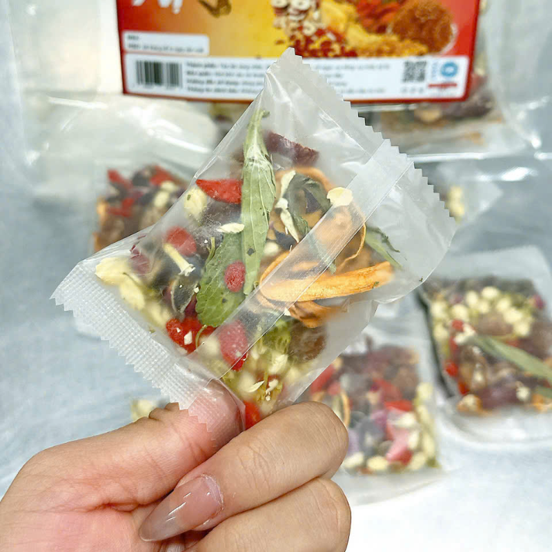 Trà Thảo Mộc Dưỡng Nhan 7 Vị 150g Túi Zip - Túi 10 Gói Trà Thảo Mộc Dưỡng Nhan 7 Vị 150g Túi Zip - Túi 10 Gói