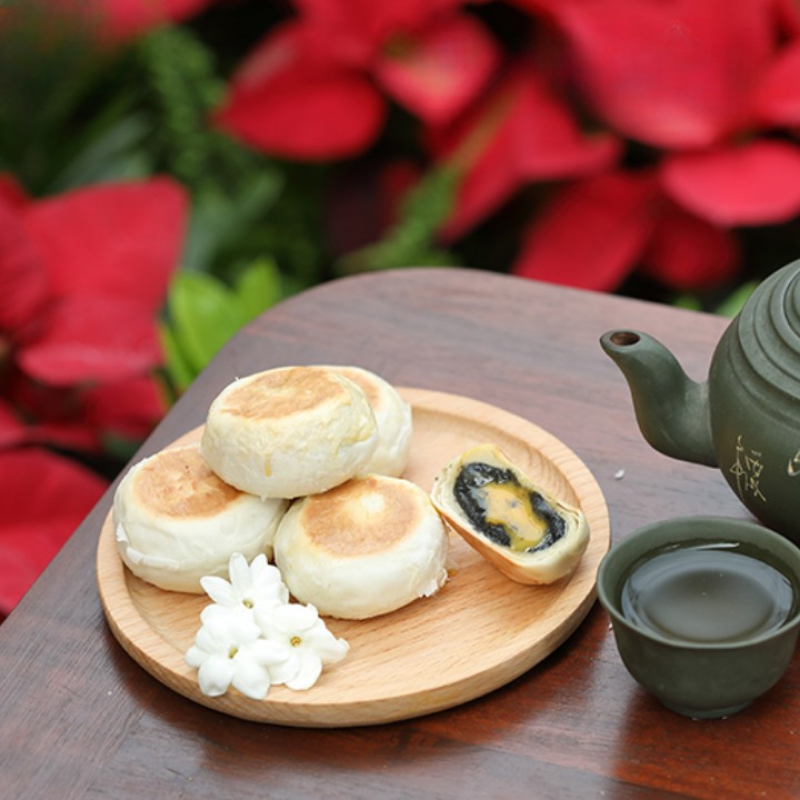 Kho sỉ bánh Pía Kim Sa Mè Đen Tân Huê Viên Thơm Ngon 480g (40g x 12 cái) Kho sỉ bánh Pía Kim Sa Mè Đen Tân Huê Viên Thơm Ngon 480g (40g x 12 cái)