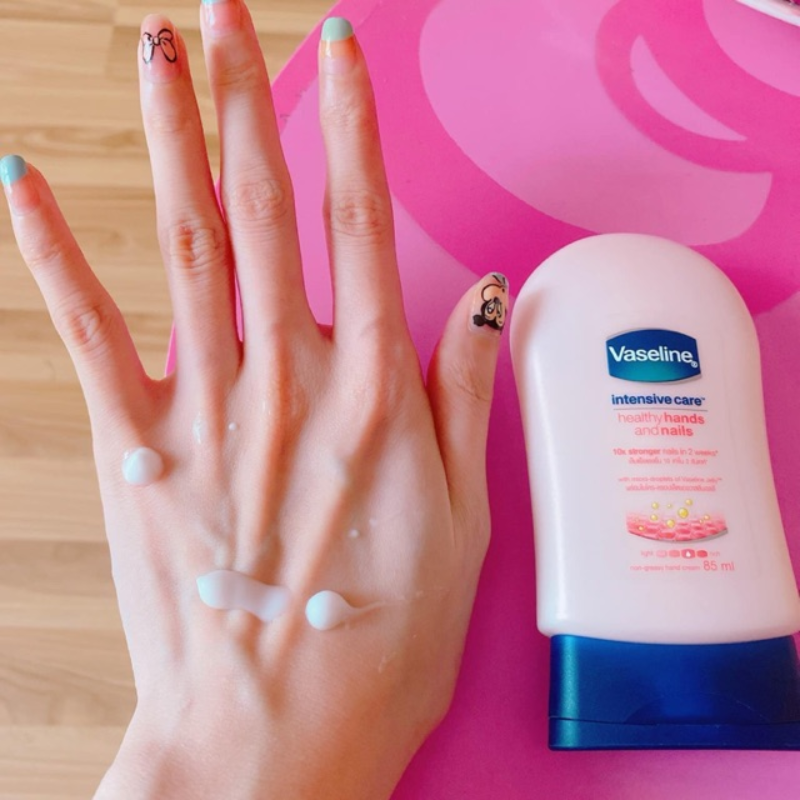 Mua sỉ kem Dưỡng Da Và Móng Tay Vaseline Thái Lan 85ml Mua sỉ kem Dưỡng Da Và Móng Tay Vaseline Thái Lan 85ml