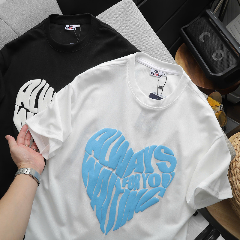 Shop sỉ áo Thun Unisex Cổ Tròn In Chữ Hình Trái Tim Trước Áo Size 40-80kg Shop sỉ áo Thun Unisex Cổ Tròn In Chữ Hình Trái Tim Trước Áo Size 40-80kg