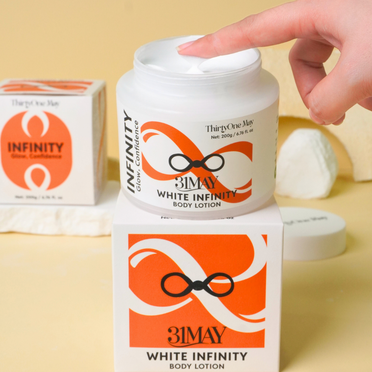 27527_21231-67_20251206164843.png Kem Body White Infinity 31may 200g - 8938562528118