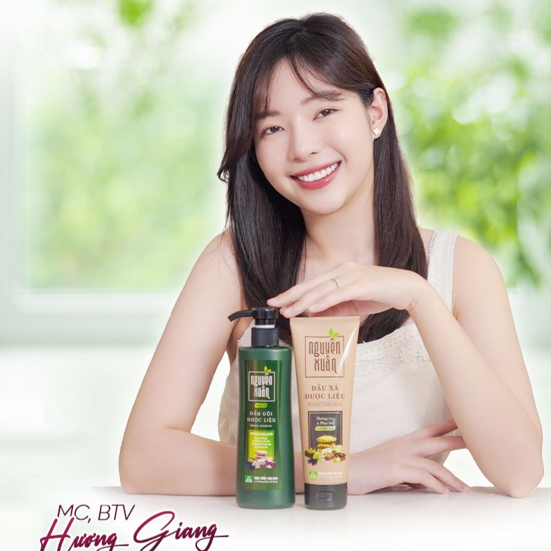 Dầu Xả Dược Liệu Nguyên Xuân Giúp Nuôi Dưỡng Tóc 150ml