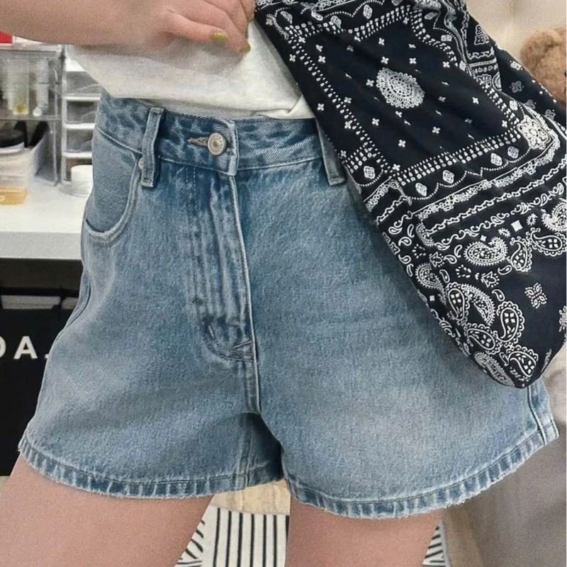 Kho sỉ quần Short Jean Trơn Nữ Không Co Giãn Đứng Form Chuẩn Mặc Cực Xinh Kho sỉ quần Short Jean Trơn Nữ Không Co Giãn Đứng Form Chuẩn Mặc Cực Xinh