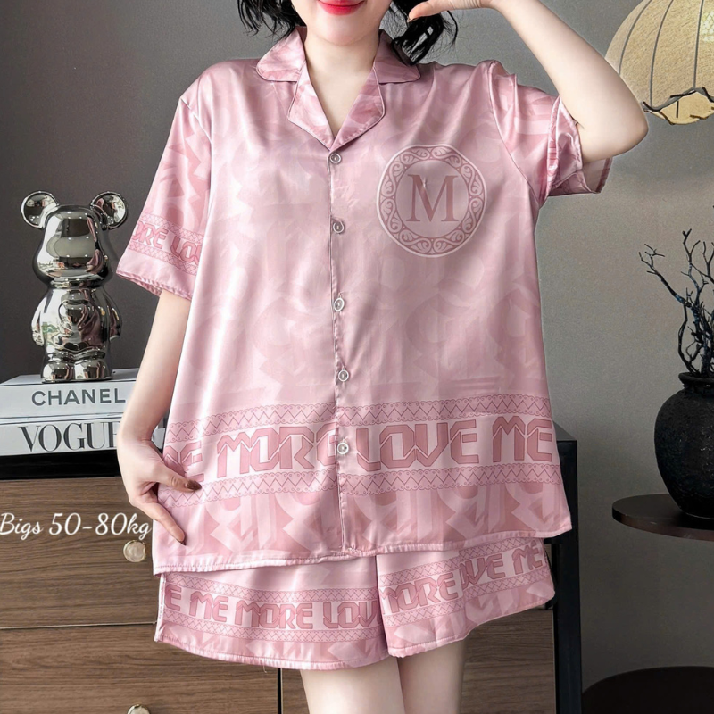 27670_70_20251216111221.png Đồ Bộ Ngủ Nữ Họa Tiết Sang Trọng Mặc Mát Thoải Mái 50–80kg - DBO5204