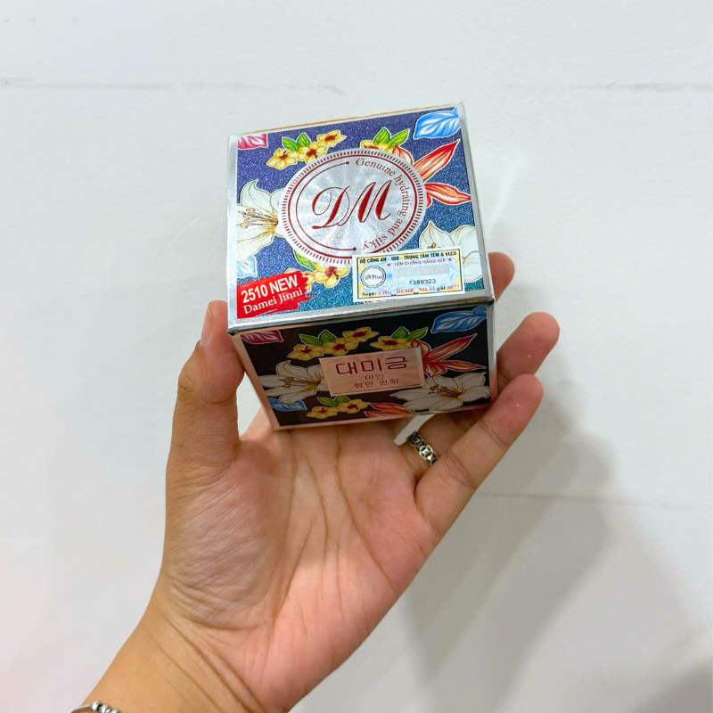 27712_62_20251220143131.png Kem Face Damei Jinni Dm Ban Đêm Có Tem 20g Công Nghệ Hàn Quốc Phiên Bản Mới - 4719855331011DMMOI