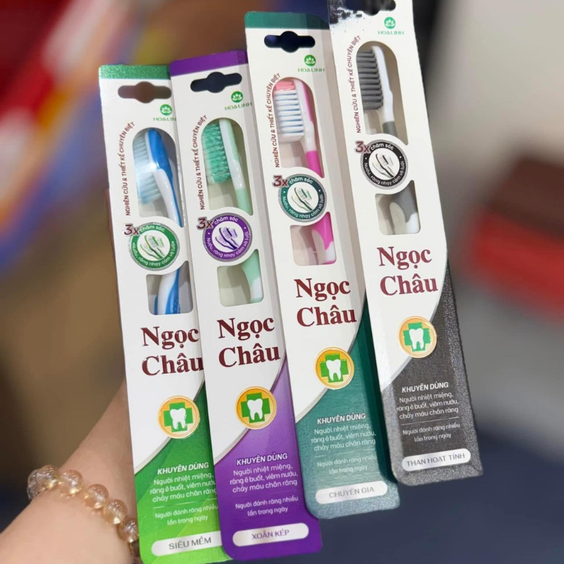 27783_17_20251226160549.png Combo 2 Cây Kem Đánh Răng Ngọc Châu Chuyên Gia 100g/Tuýp - Kem Đánh Răng Dược Liệu + Tặng 1 Bài Chải Đánh Răng - 8936009152865