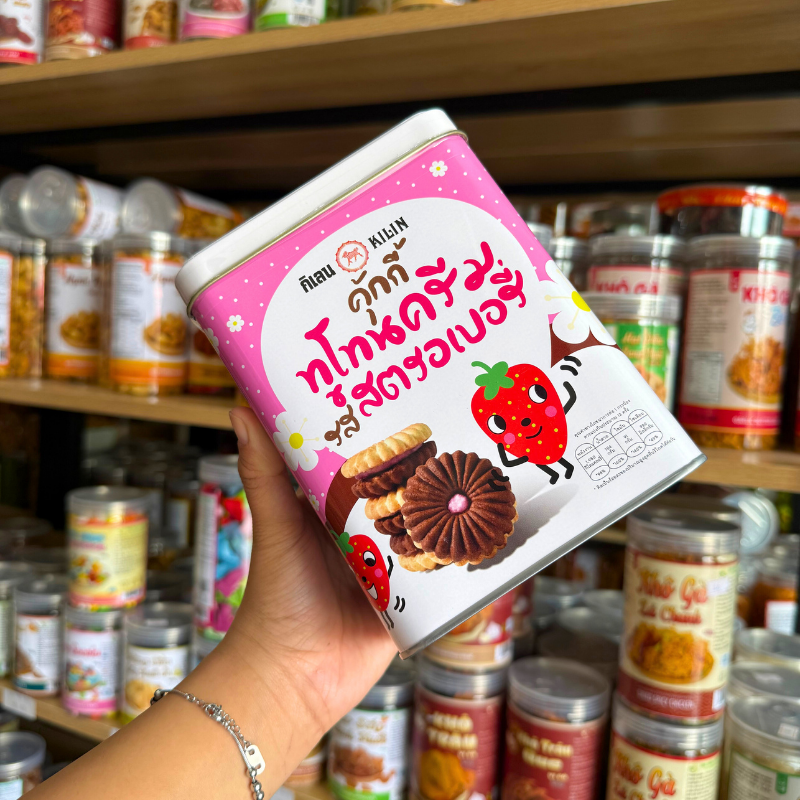 Nguồn sỉ bánh Quy Nhân Dâu Hộp Thiếc KILIN Thái Lan 400g - Hộp Hồng Trắng Nguồn sỉ bánh Quy Nhân Dâu Hộp Thiếc KILIN Thái Lan 400g - Hộp Hồng Trắng