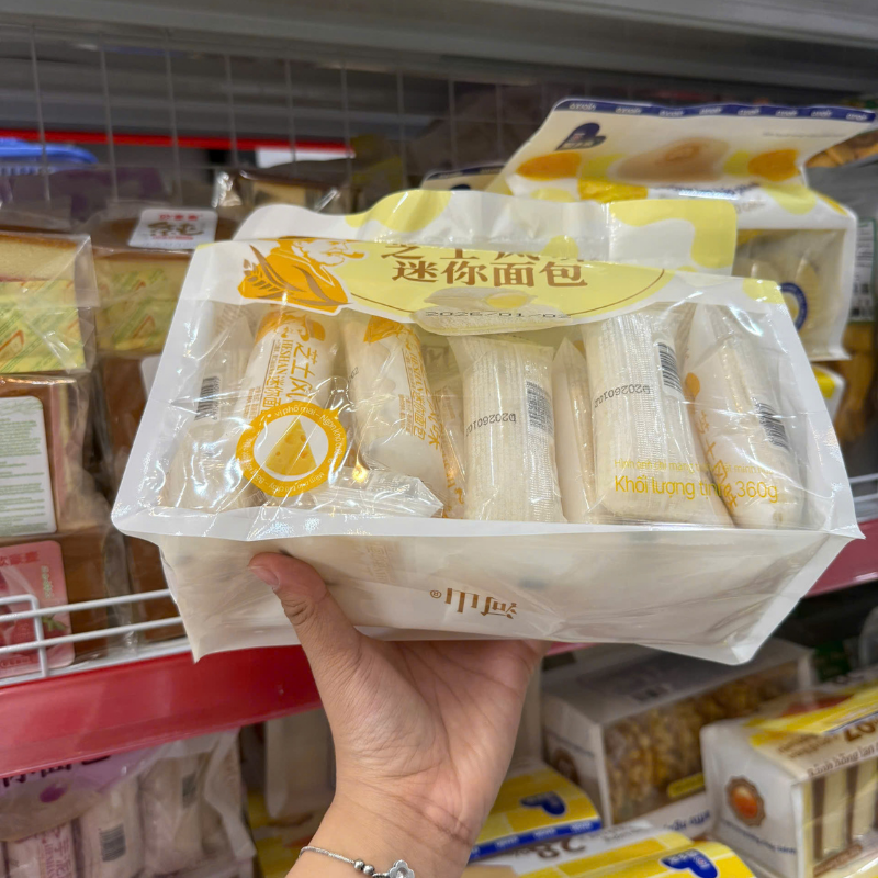 Bánh Mì Sữa Chua Phô Mai HESHAN 360g - Bánh Sữa Chua Ông Già Mini (Bịch 12 Gói) Bánh Mì Sữa Chua Phô Mai HESHAN 360g - Bánh Sữa Chua Ông Già Mini (Bịch 12 Gói)