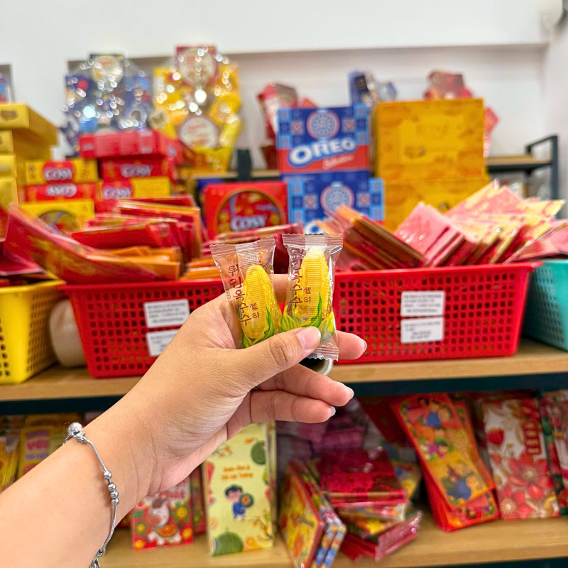 Kẹo Ngô - Kẹo Bắp Bóc Vỏ Nhân Chảy Hàng Xá 100g Kẹo Ngô - Kẹo Bắp Bóc Vỏ Nhân Chảy Hàng Xá 100g