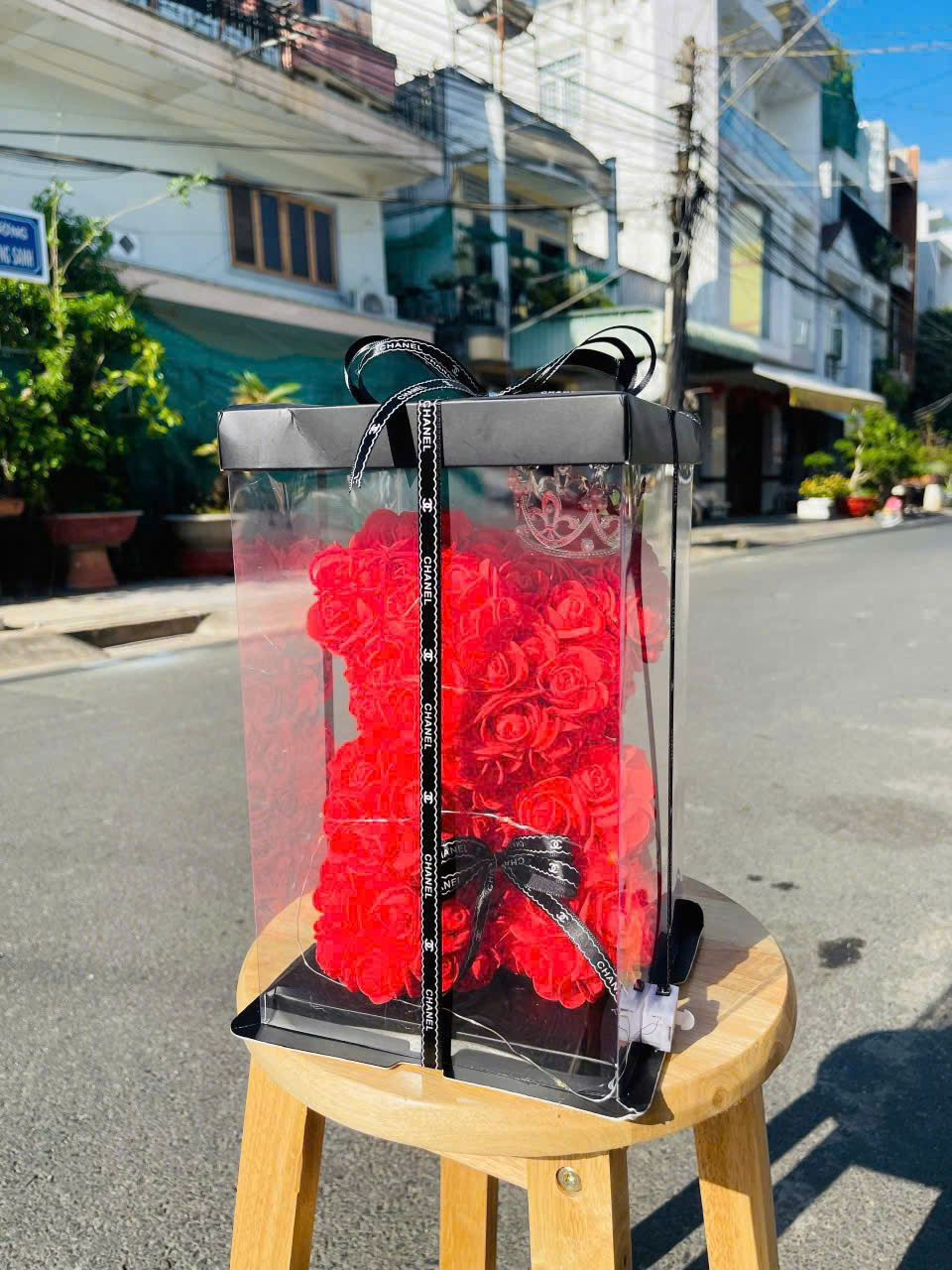 28526_z7575937725291-1c5ecf9d79edd508fd7041166135dd2b_20260301162914.png Hộp Quà Tặng Hoa Hồng Gấu Nhân Tạo - GHH01