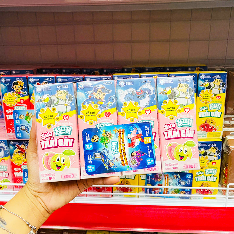 Giá sỉ sữa Dinh Dưỡng Trái Cây KUN Hương Ổi Lốc 4 Hộp - (180ml/Hộp) Giá sỉ sữa Dinh Dưỡng Trái Cây KUN Hương Ổi Lốc 4 Hộp - (180ml/Hộp)