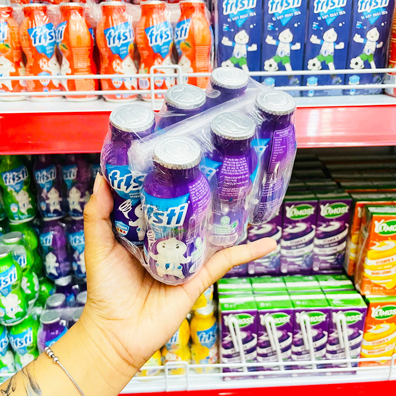 Sữa Chua Uống FRISTI Hương Nho Lốc 6 Chai (80ml/Chai) - Màu Tím Sữa Chua Uống FRISTI Hương Nho Lốc 6 Chai (80ml/Chai) - Màu Tím