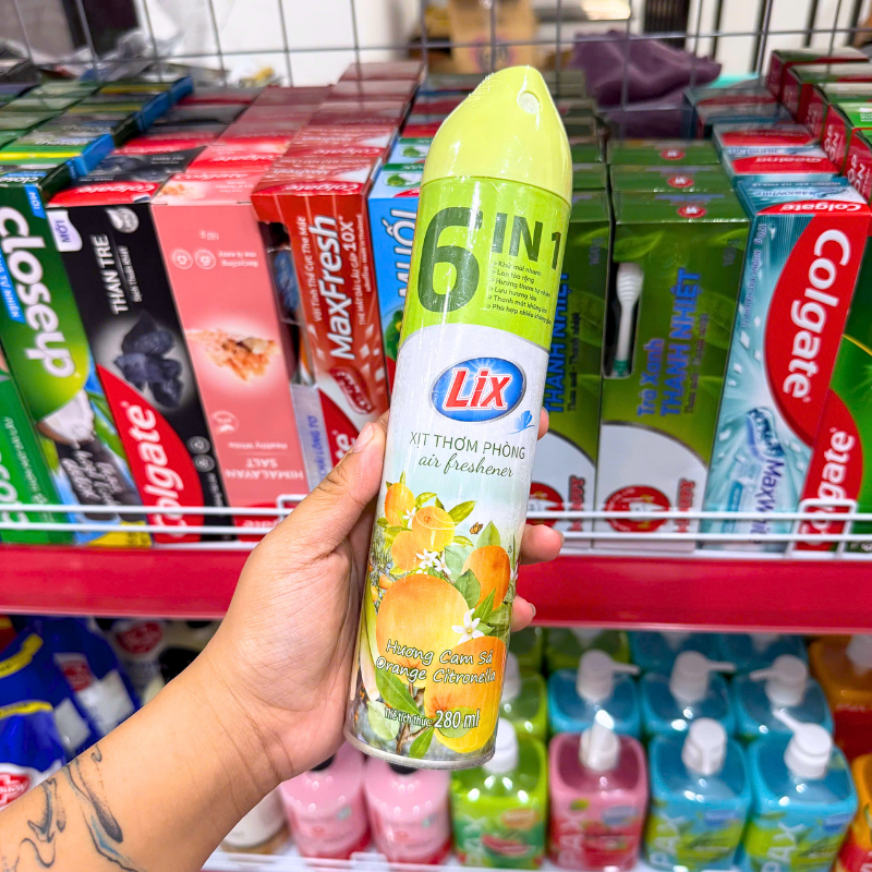 Nguồn sỉ xịt Thơm Phòng LIX 6 IN 1 Hương Cam Sả 280ml Nguồn sỉ xịt Thơm Phòng LIX 6 IN 1 Hương Cam Sả 280ml