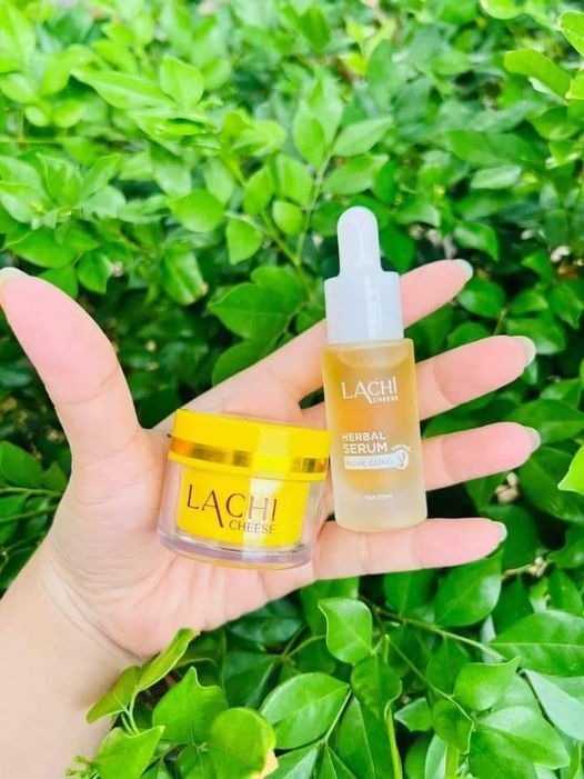 Toả sáng tự tin cùng Serum trị mụn tinh chất nghệ gừng LaChi
