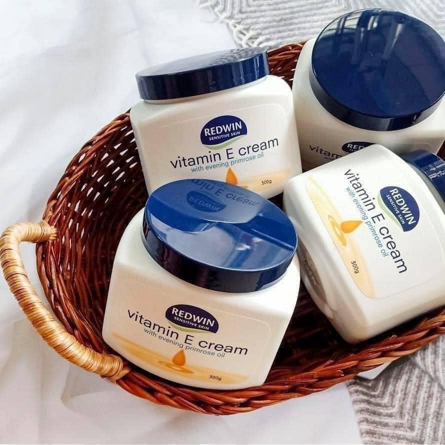 Kem dưỡng vitamin E  Redwin Úc hũ 300g cho da mướt mát mùi thơm dịu dịu