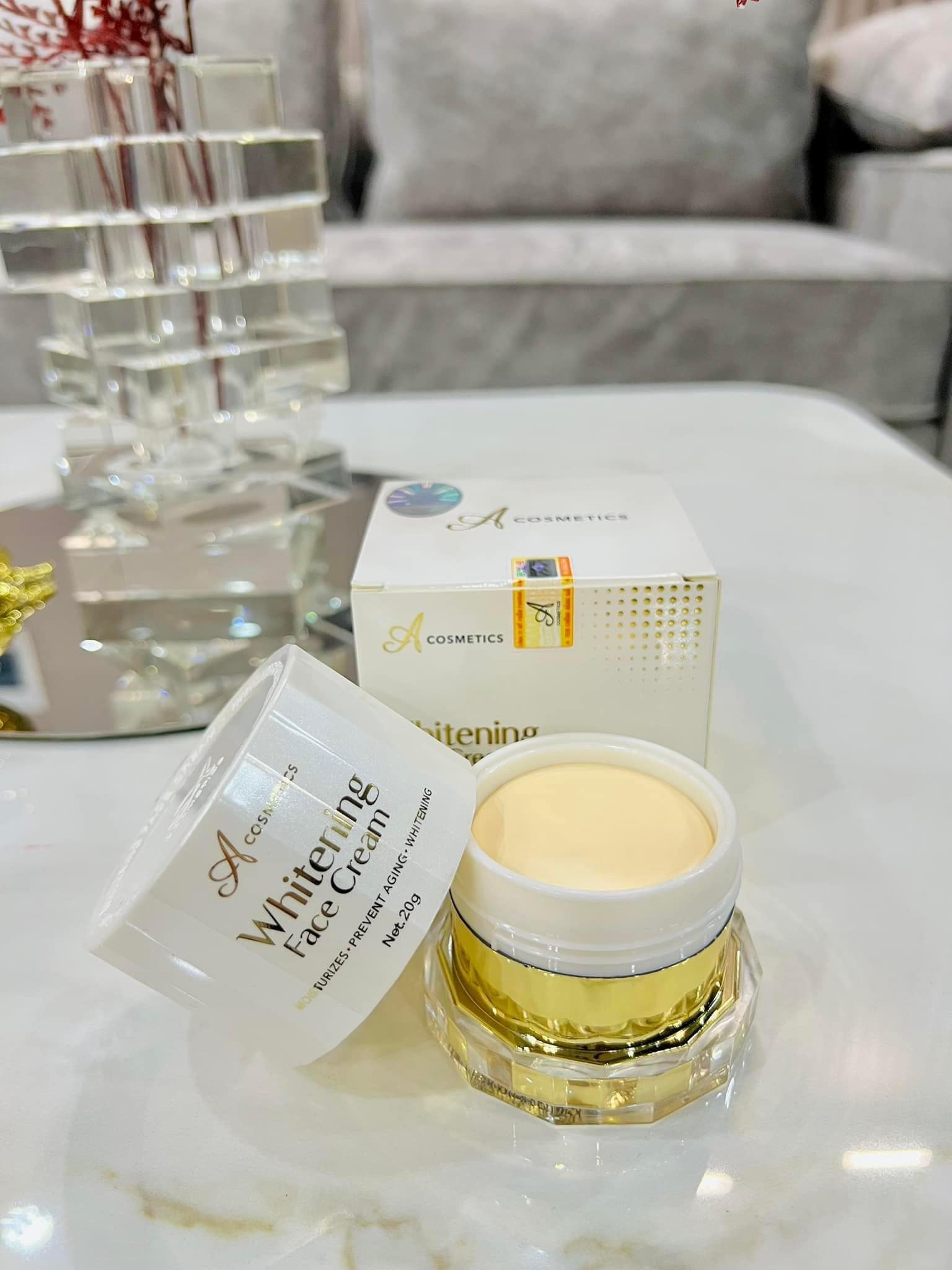 Trắng Sáng Tự Nhiên Với Kem Face Dưỡng Trắng Whitening Face Cream
