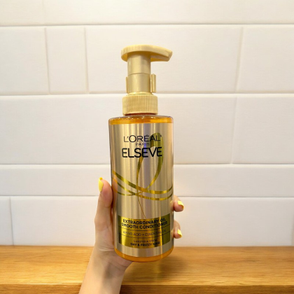Dầu Xả L'oreal Paris Extraordinary Oil Dưỡng Tóc Suôn Mượt 440ml