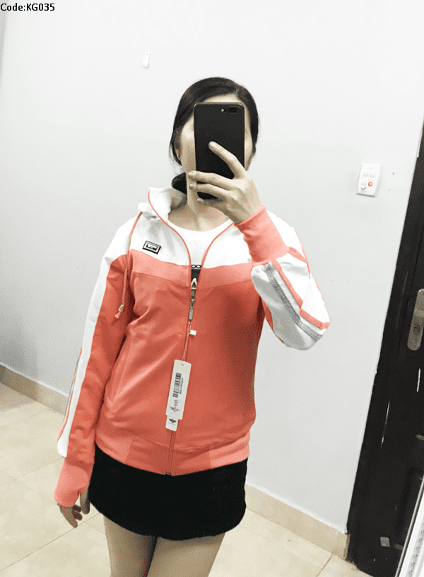 Áo khoác nữ phối màu logo cá tính Áo khoác nữ phối màu logo cá tính