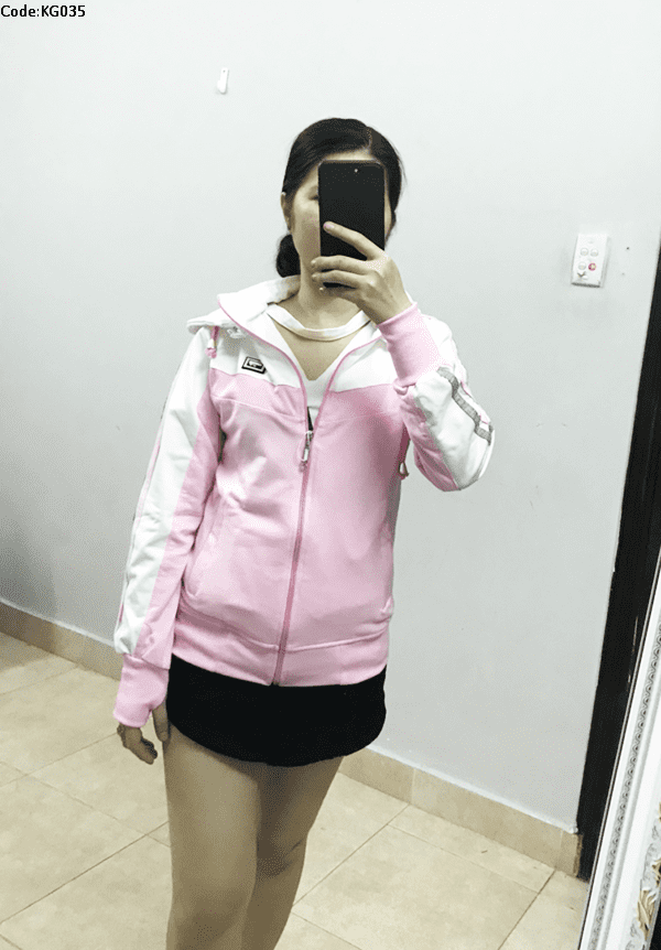 Áo khoác nữ phối màu logo cá tính Áo khoác nữ phối màu logo cá tính