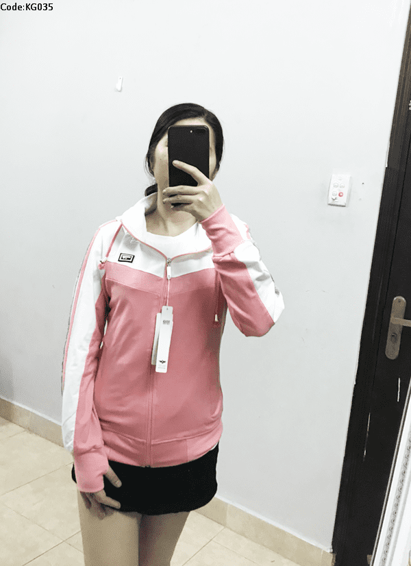 Áo khoác nữ phối màu logo cá tính Áo khoác nữ phối màu logo cá tính