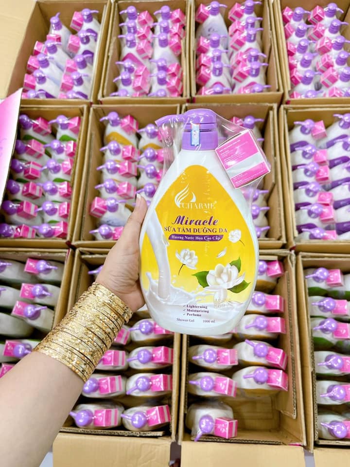 Sữa tắm nước hoa Charme Miracle 1000ml cho nữ chính hãng