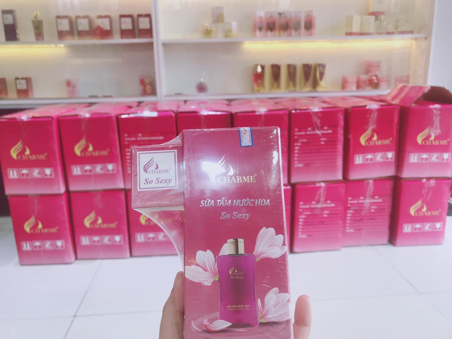 Sữa tắm Nước hoa Charme So Sexy 250ml