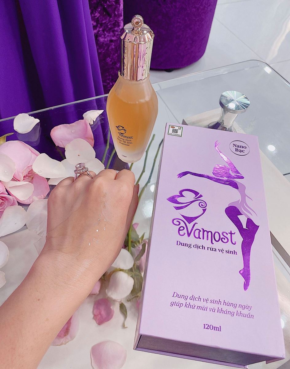 Dung dịch Evamost lấy lại thanh xuân cô bé hồng thơm khít