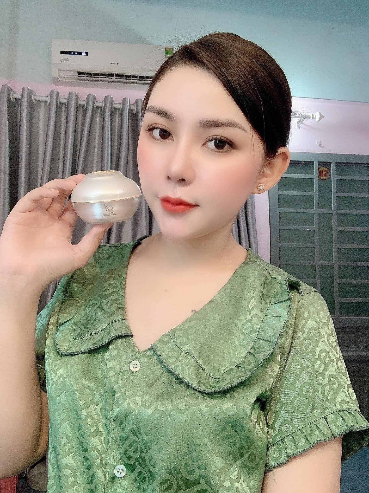 Kem Face pháp biến hoá mọi cô gái có làn da khuyết điểm thành trắng hồng mịn màng không tì vết A COSMETIC