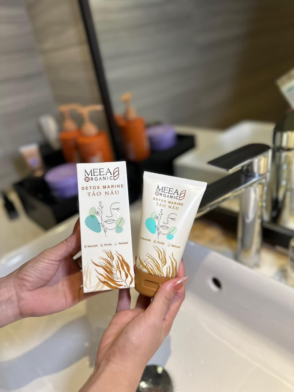 NGÀY 5/8 TỨC LÀ NGÀY MAI CÔNG TY SẼ XUẤT LÔ ĐẦU TIÊN CỦA MÃ SỮA RỬA MẶT TẢO NÂU, CHUẨN BỊ TRẢ ĐƠN CHO TEAM LUÔN ĐÂY