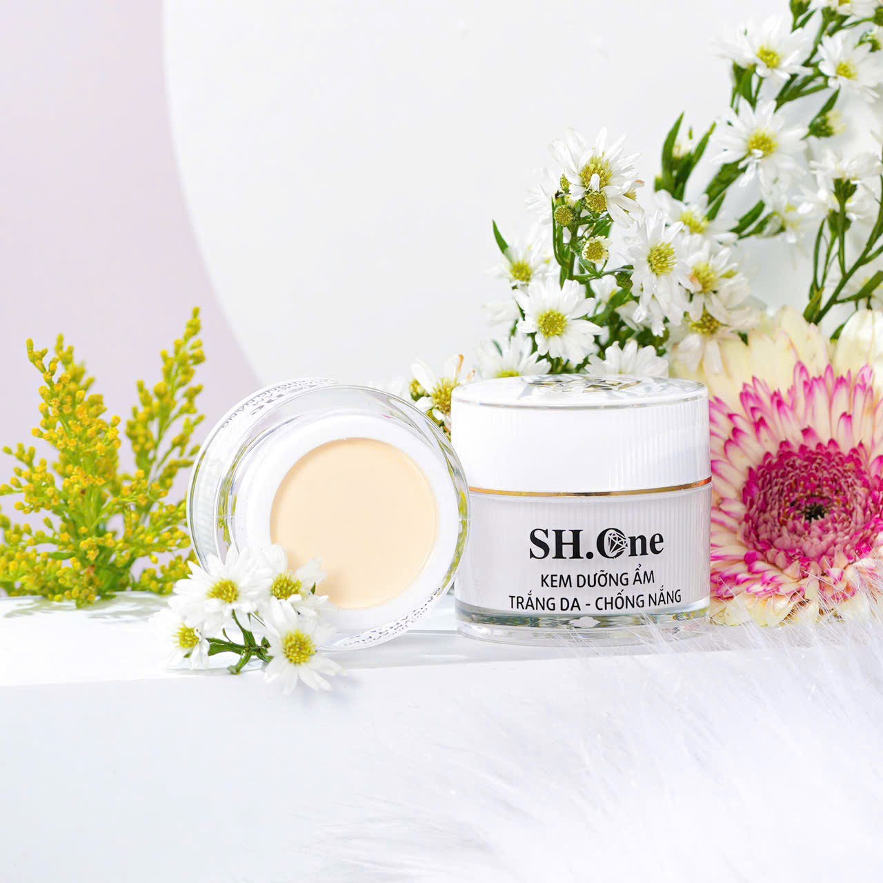 Kem SH.One bên em công dụng hỗ trợ giảm mụn hiệu quả