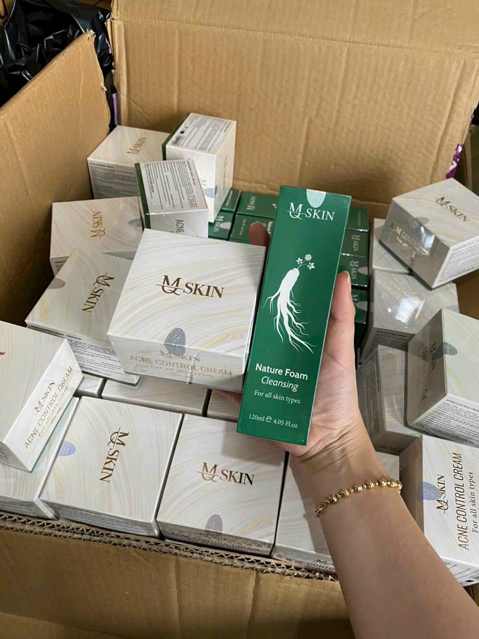 Combo Cao Mụn Sâm Vàng MQ Skin