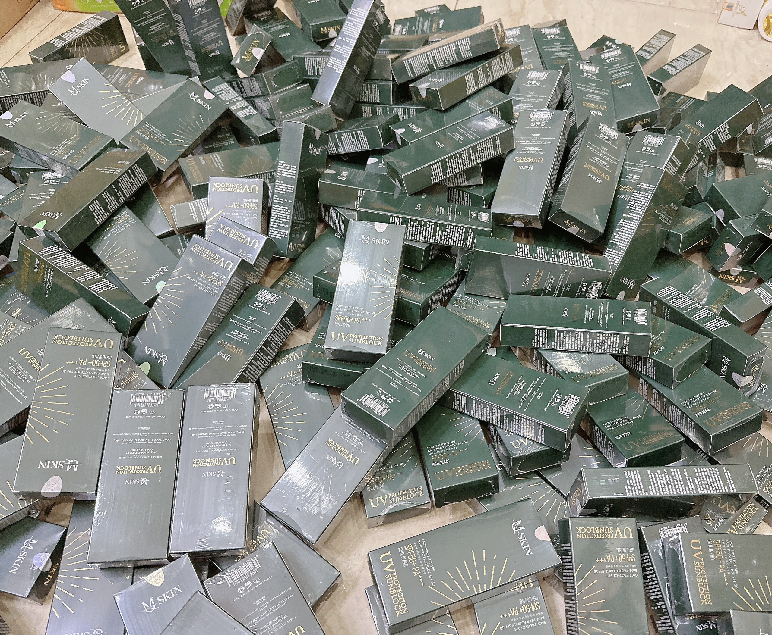 Kem chống nắng MQSkin có chỉ số chống nắng cao bảo vệ da và ngăn bụi bẩm và vi khuản trên da