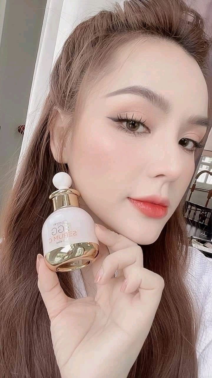 Serum Vitamin C trắng da mờ thâm Queenie Skin Egg Vita C