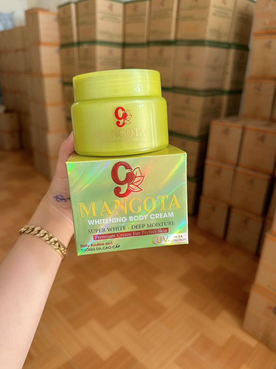 Body MANGOTA 9 trắng mạnh mẽ trắng cực kì